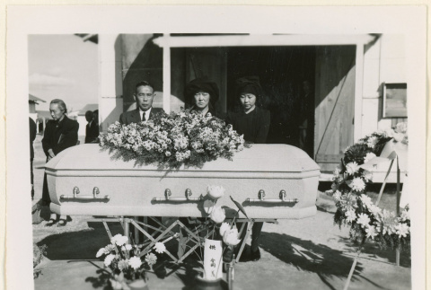 Funeral for Minoru Okeya (ddr-densho-37-1336)
