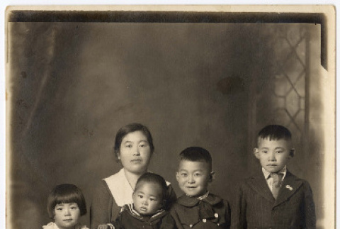 The Kikawa family (ddr-densho-542-4)
