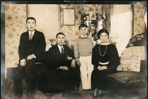 Family portrait (ddr-densho-395-74)