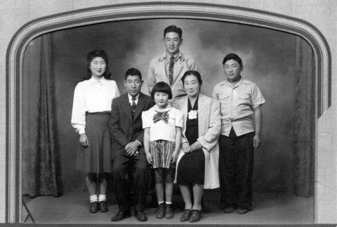 Family photo (ddr-densho-62-8)