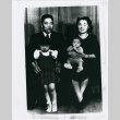 Grace and Guntaro Kubota with children (ddr-densho-122-518)