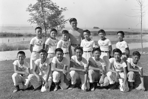 Boys sports team (ddr-fom-1-574)