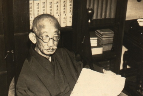Tatsukichi Minobe announcing his resignation from the Diet (ddr-njpa-4-974)