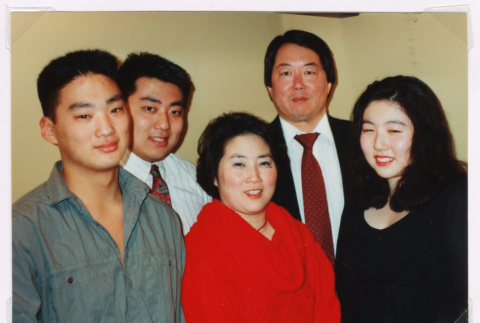 Glenn Isoshima's family (ddr-densho-477-659)