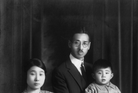 Morita family portrait (ddr-ajah-6-630)