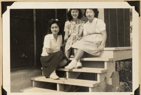 Three friends at Rohwer (ddr-densho-542-537)