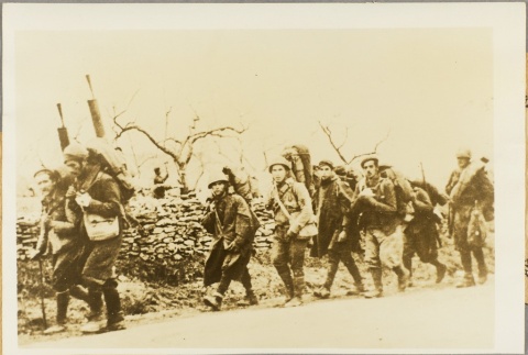Spanish soldiers carrying field packs (ddr-njpa-13-627)