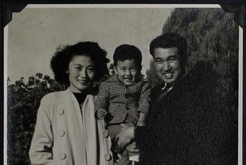 Family photograph (ddr-densho-359-1492)
