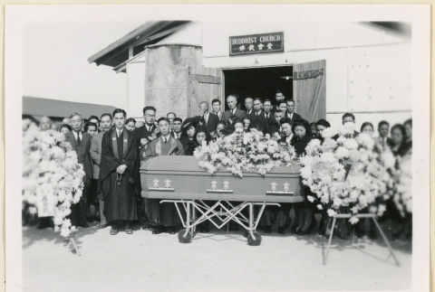 Mourners at Juisho Hirago's funeral (ddr-densho-37-1762)