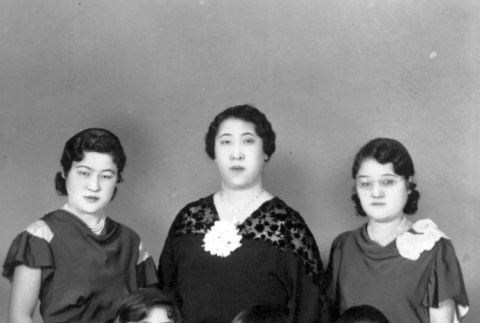 Family photograph (ddr-densho-66-2)