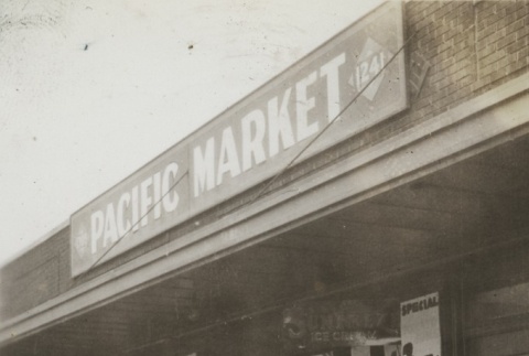 Pacific Market (ddr-densho-128-22)