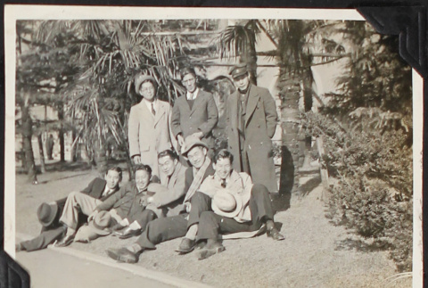 Group photo on lawn (ddr-densho-326-368)