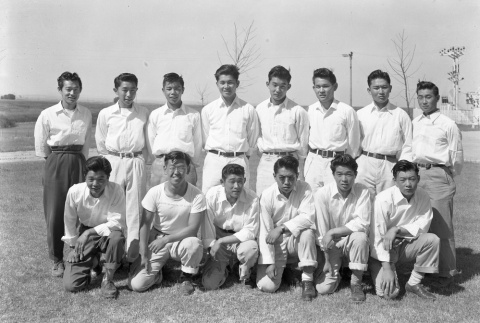 Men's sports team in Minidoka (ddr-fom-1-571)