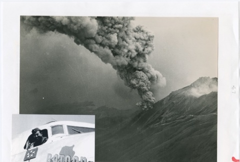 Eruption of Mount Aso (ddr-densho-299-175)