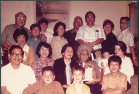 Family group photo (ddr-densho-523-593)