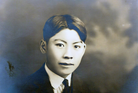 Portrait of Mutsuo Hashiguchi (ddr-densho-474-201)