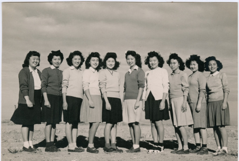 Group of women (ddr-densho-522-640)