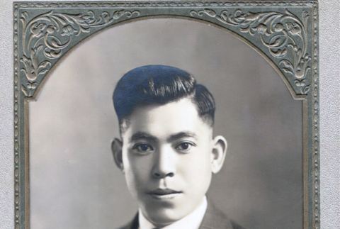 Portrait of Kenji Hashiguchi (ddr-densho-474-191)