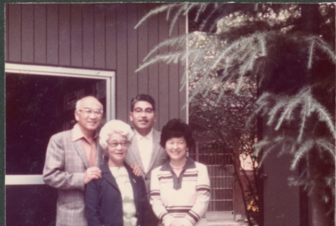 Agnes and Chester Sakura with another couple (ddr-densho-523-565)