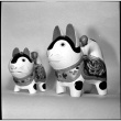 Ceramic cats (ddr-densho-426-2216)