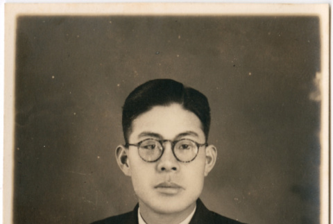 Portrait of man in glasses (ddr-densho-426-2191)