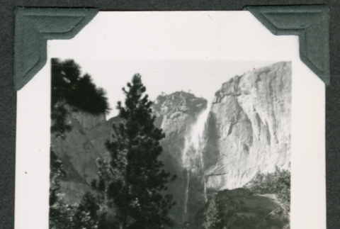 Yosemite falls (ddr-densho-475-684)