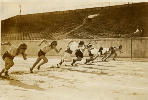 Women's track and field race (ddr-njpa-1-2520)