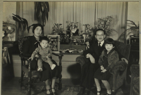 Terakawa family (ddr-densho-357-714)