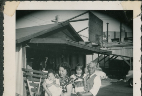 Family photograph (ddr-densho-321-1090)