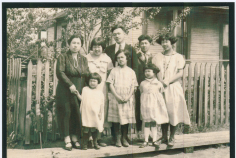 Sakura Family photo 1924 (reproduction) (ddr-densho-523-690)