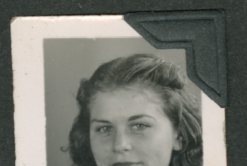 Portrait of girl (ddr-densho-550-190)