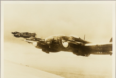 Photo of Heinkel bombers in flight (ddr-njpa-13-838)