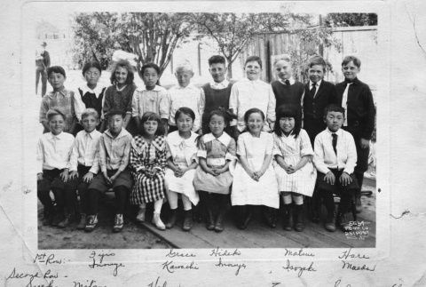 Class photo from Everett School in Alameda (ddr-ajah-6-452)