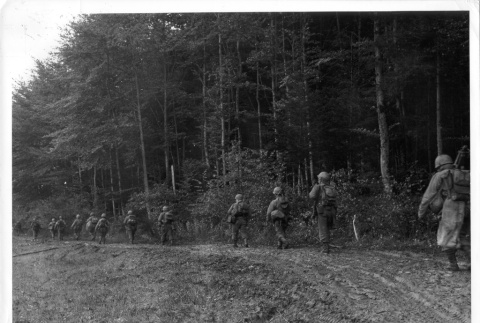 Nisei soldiers on the move (ddr-densho-114-40)