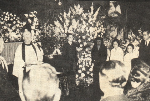 People gathered at Hiroshi Saito's funeral (ddr-njpa-4-2523)