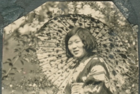 Pauline Sakahara wearing a kimono (ddr-densho-316-15)