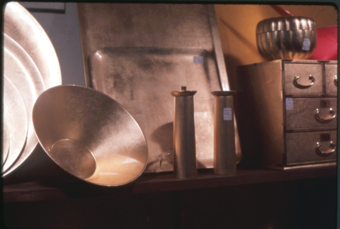 Display of metallic trays, bowl, salt and pepper set (ddr-densho-426-332)