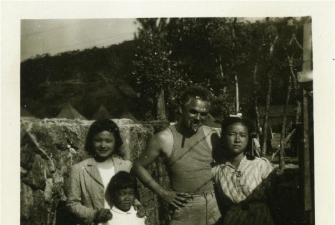 Okinawan family (ddr-densho-179-71)
