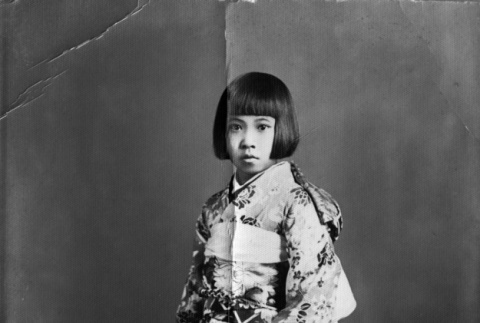 Girl in kimono (ddr-ajah-6-410)