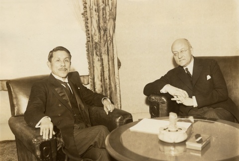 Koki Hirota with Herbert von Dirksen (ddr-njpa-1-422)