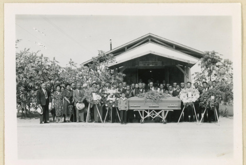 Mourners at Kichizo Kiwata's funeral (ddr-densho-37-1653)