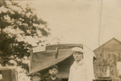 Man and two young boys (ddr-densho-348-39)