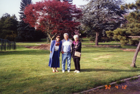 Linda, Tom, and Amy Kubota in the Garden (ddr-densho-354-423)
