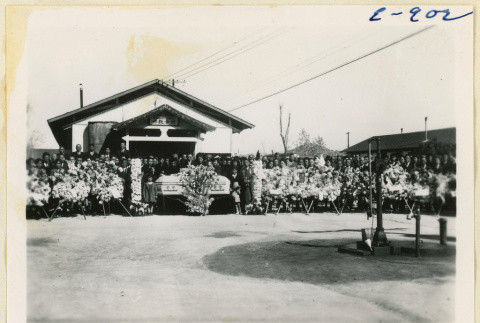 Mourners at Fujishige's funeral (ddr-densho-37-1938)
