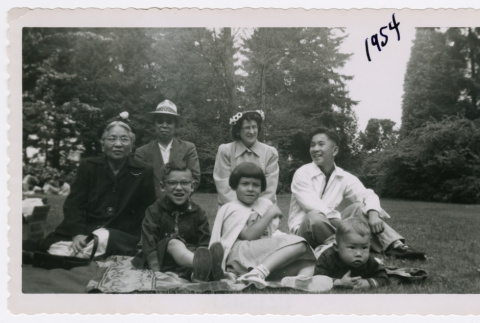Fukuyama family picnic (ddr-densho-462-78)