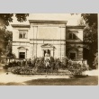 View of a building and monument (ddr-njpa-1-2579)