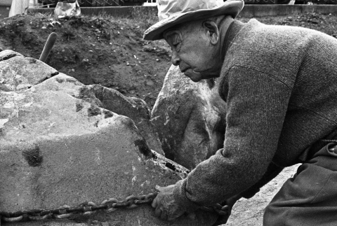 Fujitaro Kubota placing a stone, Seattle University (ddr-densho-354-2086)