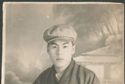 Portrait of man in Japanese clothing (ddr-densho-316-234)