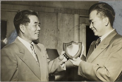 Kumaji Furuya receiving an award (ddr-njpa-5-706)