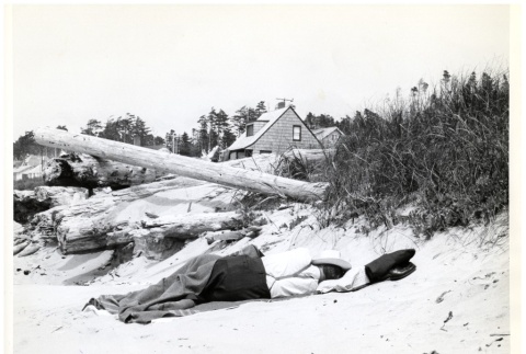 Nap on the Beach (ddr-one-1-609)